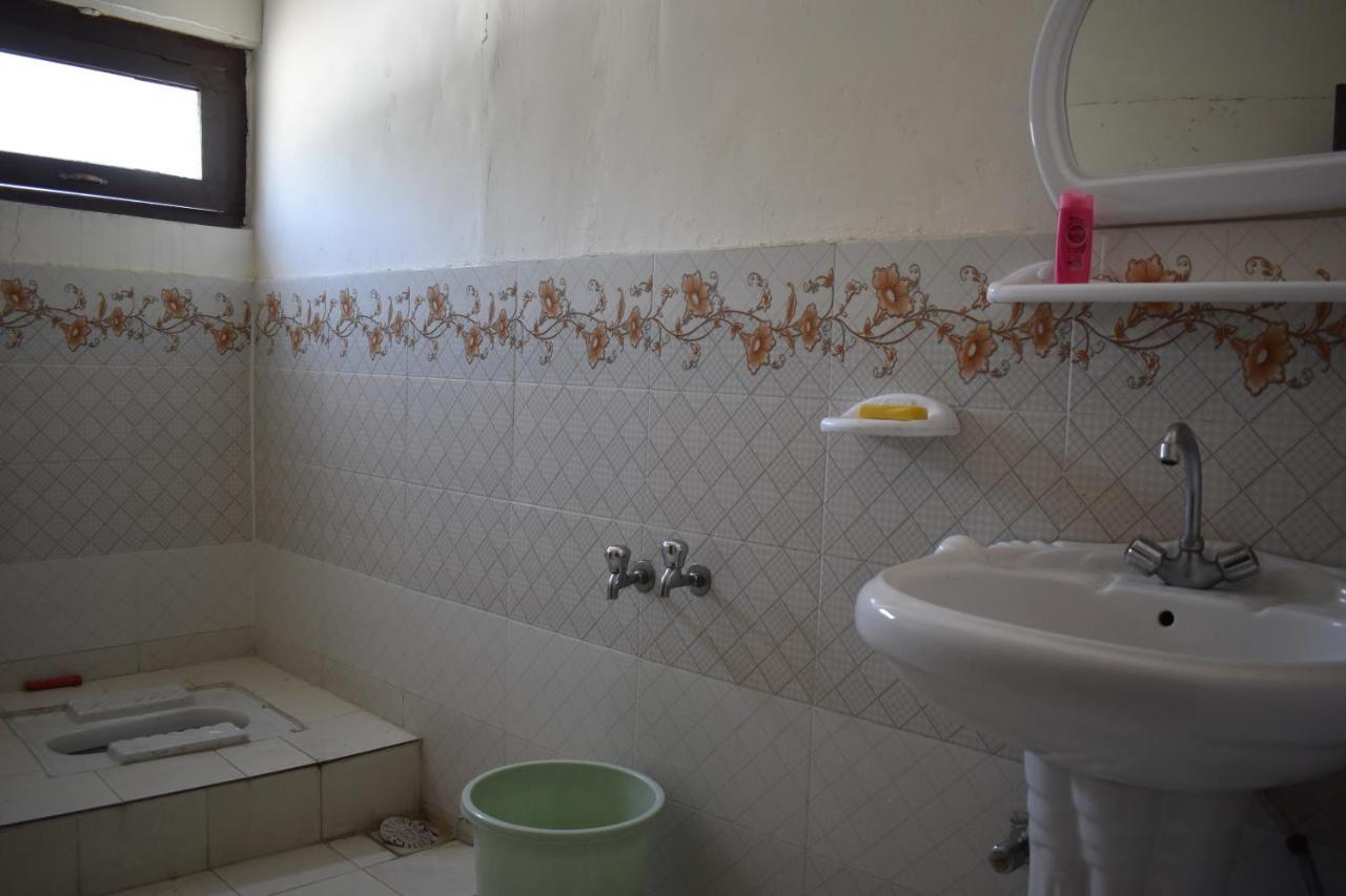 Skardu Lodge Екстериор снимка