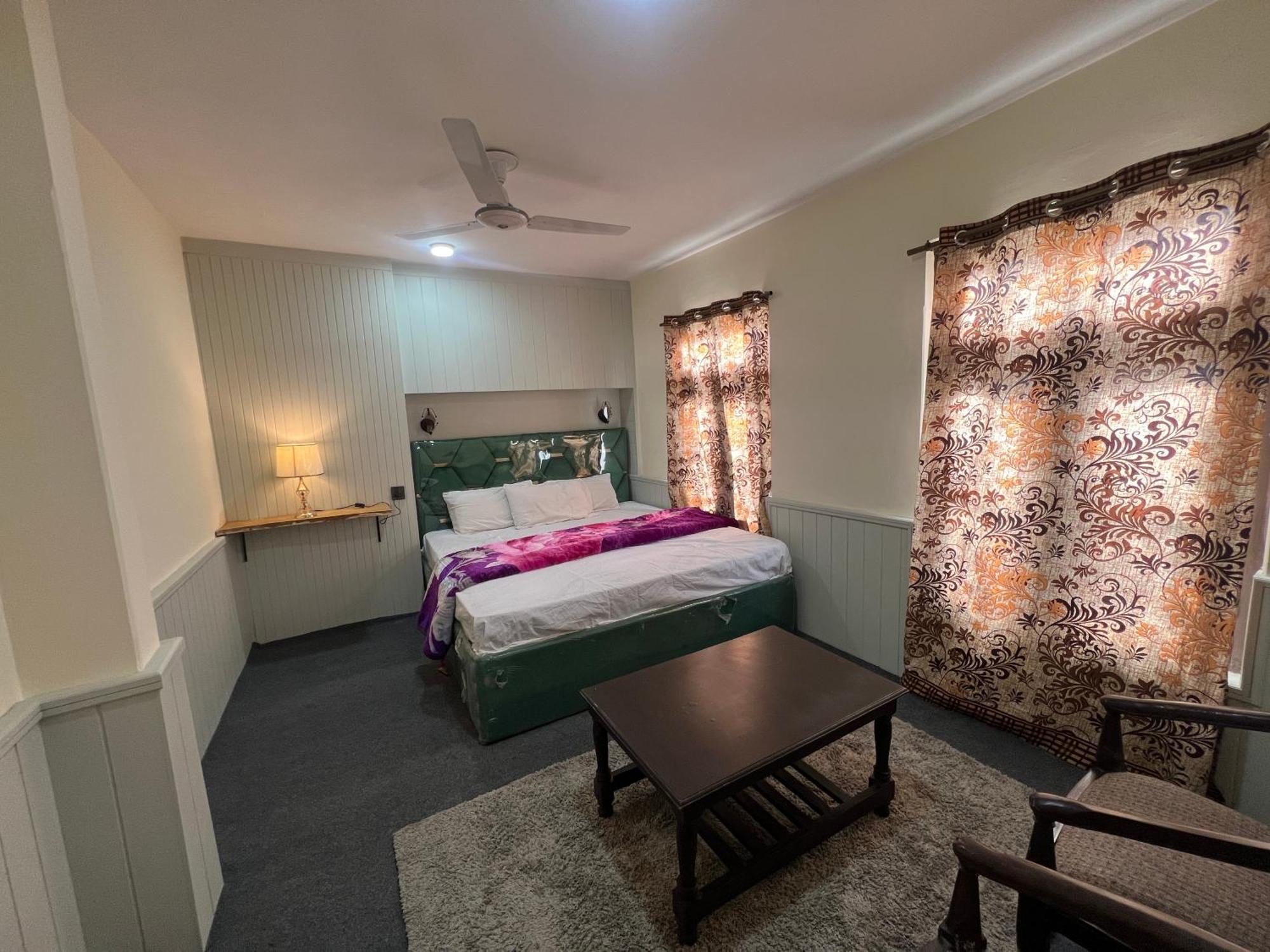 Skardu Lodge Екстериор снимка