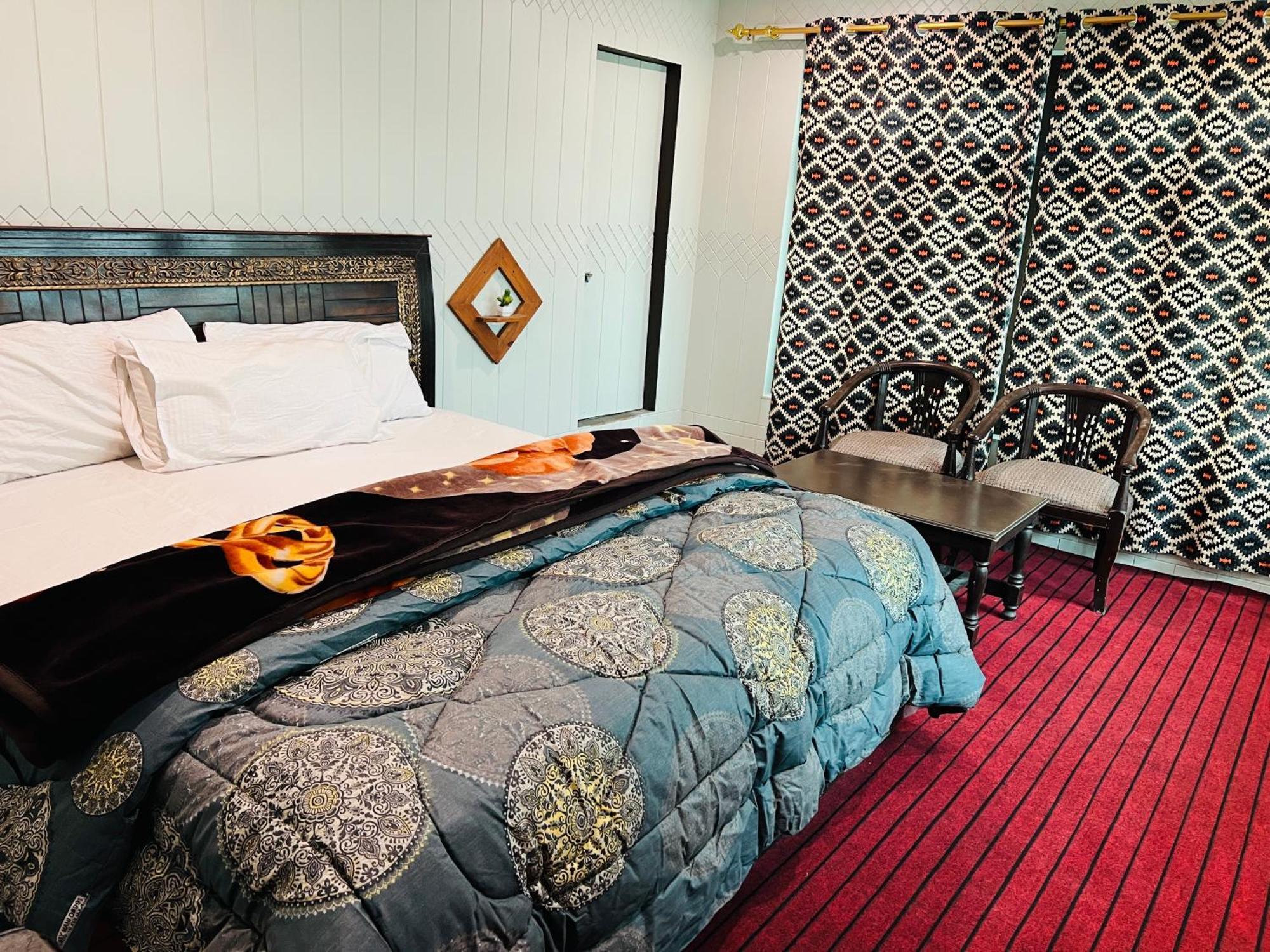 Skardu Lodge Екстериор снимка